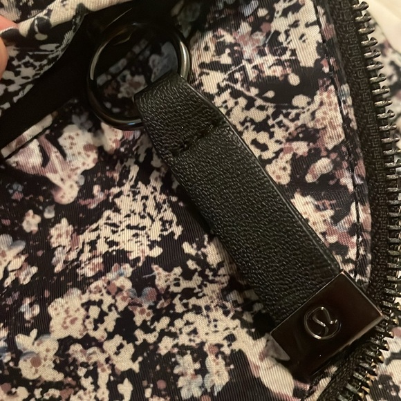 Lululemon Festival Bag - Picture 16 of 16
